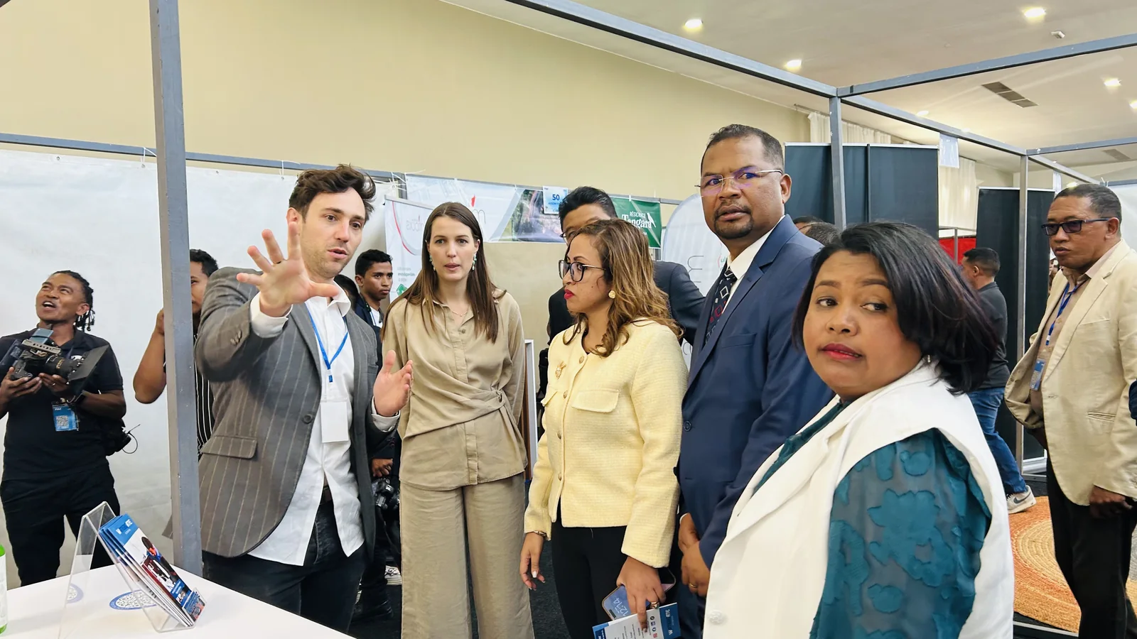 La délégation officielle — WATERGATE à la Foire Internationale de Madagascar